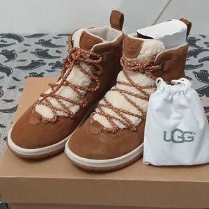 UGG Lakesider Heritage Mid Brown and Cream Ankle Boots